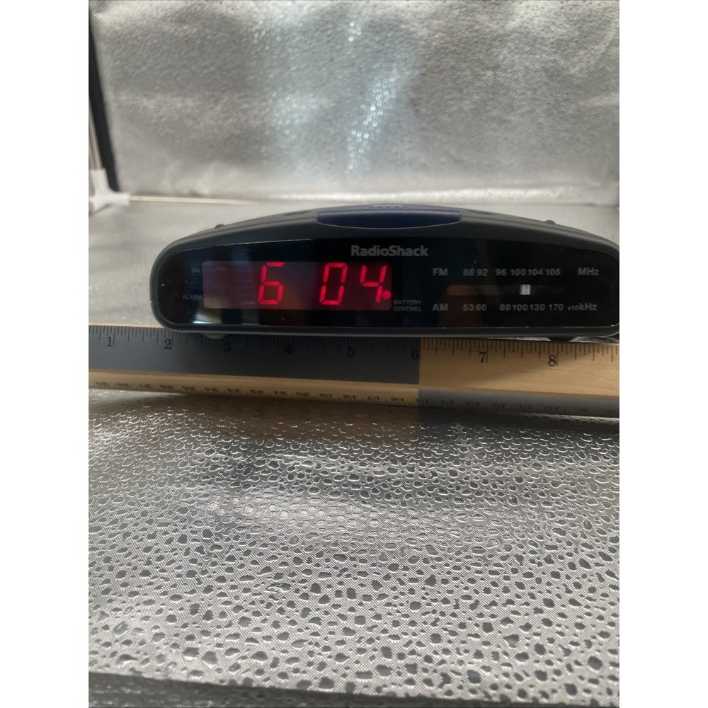 Radio Shack 12-1630 Alarm Clock Radio-AM/FM-Corded-Tested/Works‎